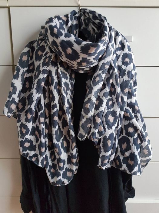 Уникални Дамски шалове