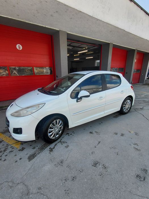 Продавам Peugeot 207+