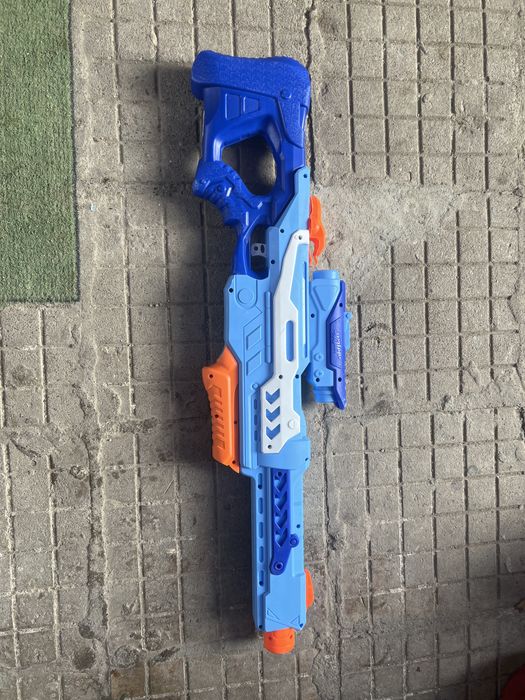 Яко детско оръжие с вода