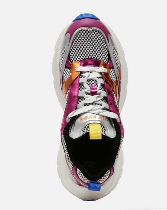 НОВИ дамски маратонки STEVE MADDEN