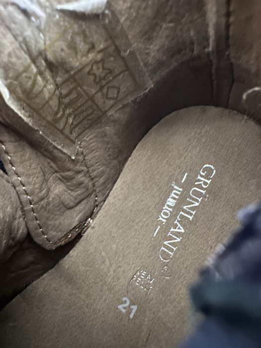 Ghete fetite din piele lacuita