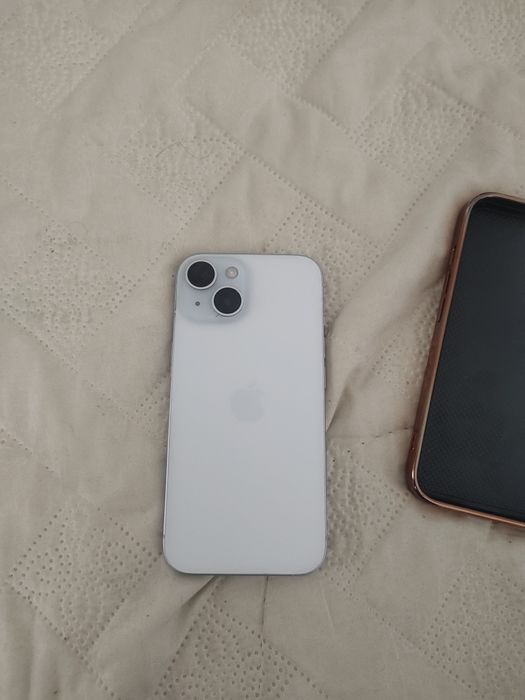 Продам айфон 15.