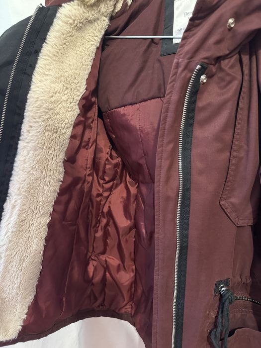 Geaca visinie BERSHKA