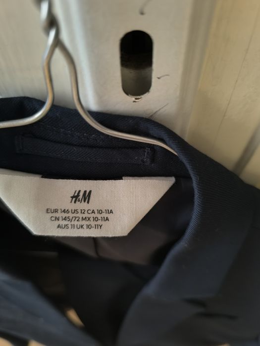 Елегантен костюм H&M за дете 10–11 г