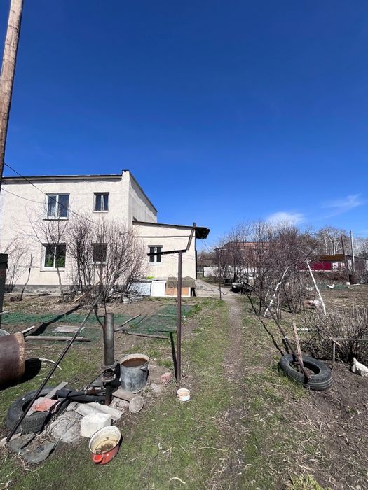 Продам 1/2 коттеджа, 2 эт. 1985 г.п 4 комн 14,5 сот