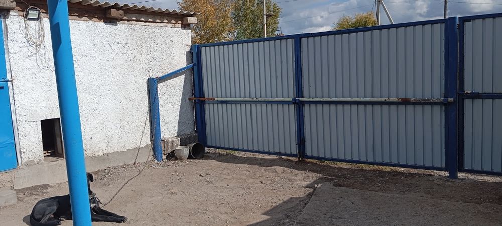 Продам очень теплый дом , хоз постройки , огород ,