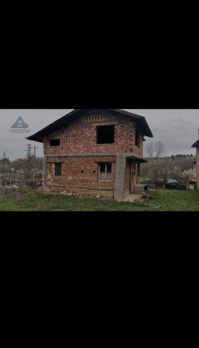 Двуетажна Къща.