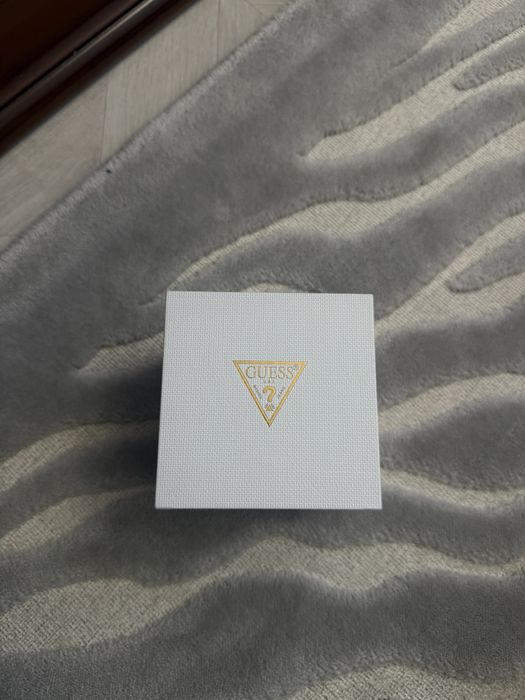 Оригинал часы Guess