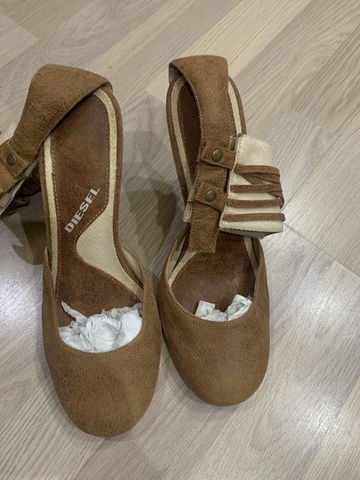 Оригинални обувки Diesel ,размерът е 40