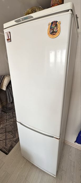 В продаже холодильник STINOL