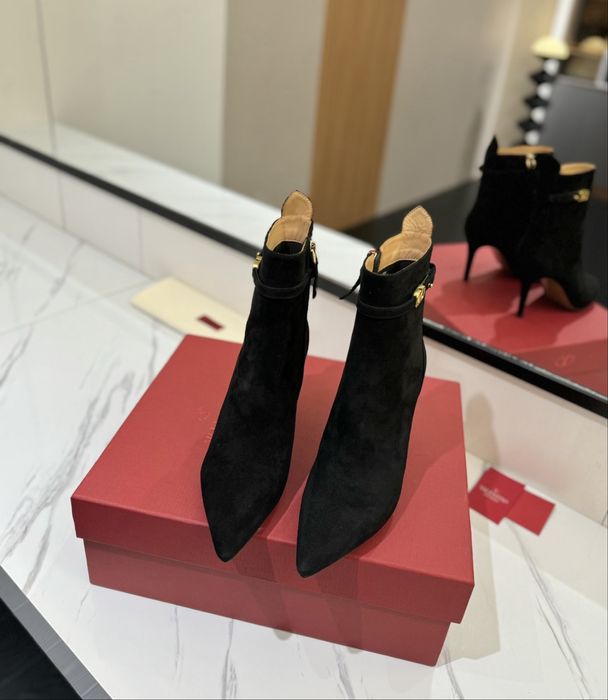 Ghete valentino cu toc