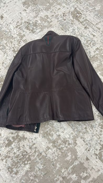 Продам куртку кожаную