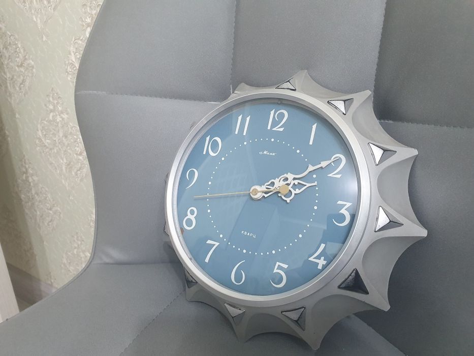 Часы кварцевые на батарейке