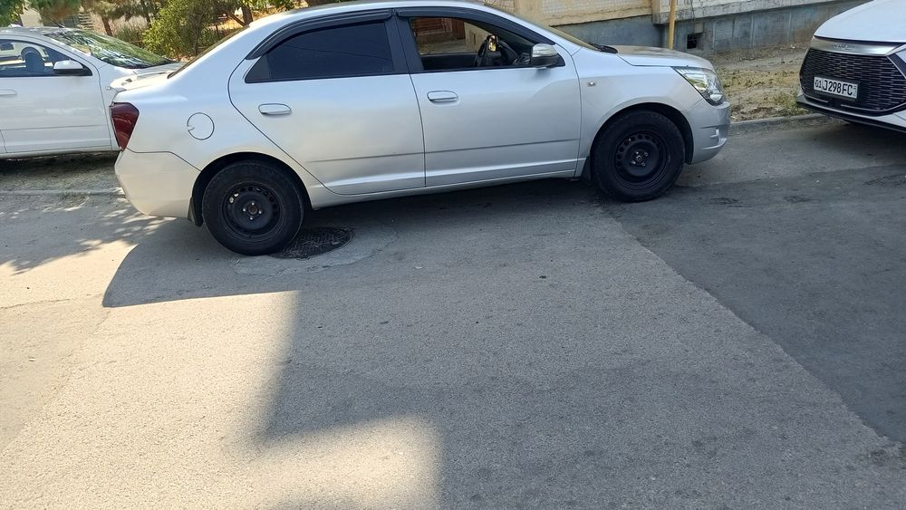 Cobalt yevro 1 pozitsiyasi 2012 yil probek 378018 km kraskasi bor