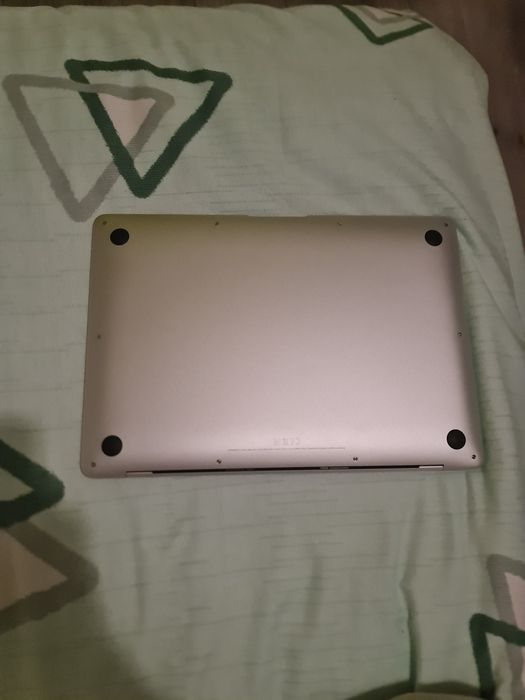 MacBook Air 13 - M1 iCloud blocat