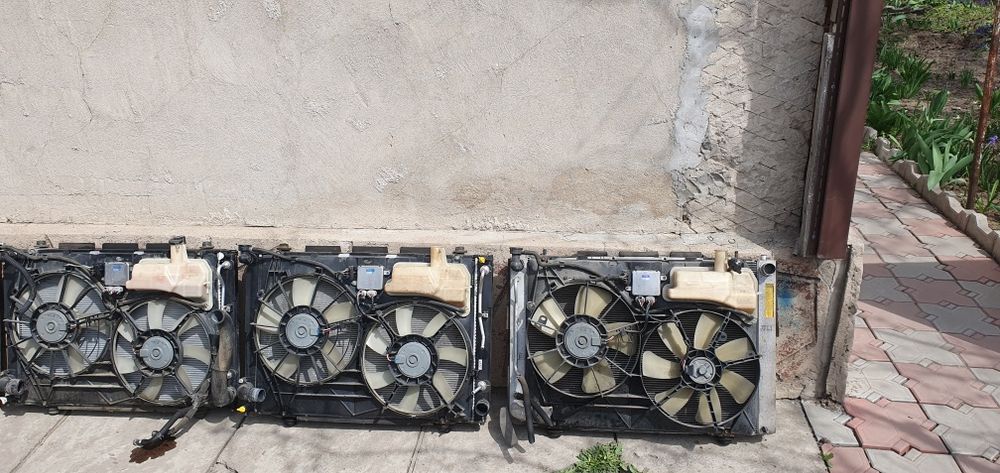 Радиаторы кондиционера на лексус.