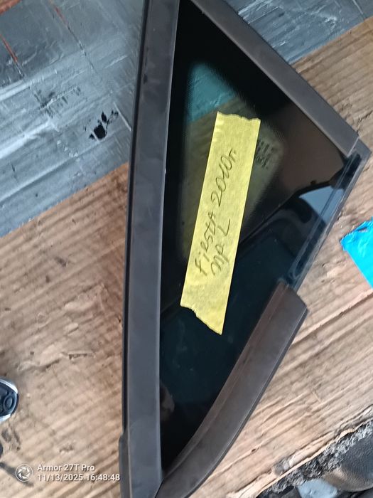 Триъгълно ляво стъкло за Форд фиеста 2010г