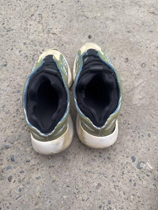 Кроссовки хорошего качества , стильные