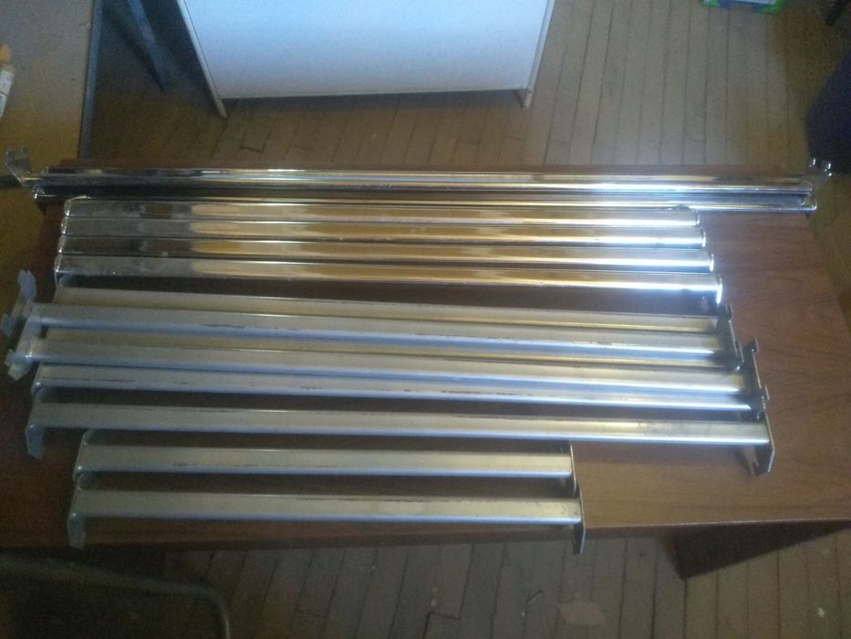 Търговско оборудване за магазин за дрехи