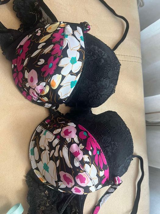 Сутиени 75 и 80 В