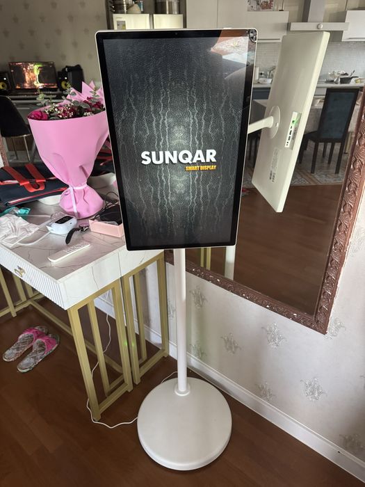 Планшет на стойке. 24 диагональ.