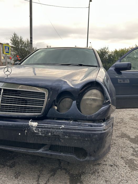 Mercedes-Benz E 230