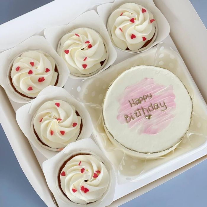 Набор бенто и капкейки