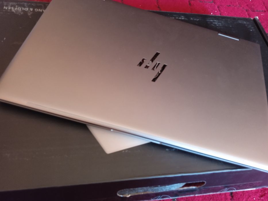 H/P noutbook сотилади