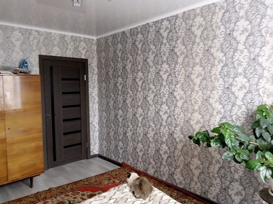 Продается 4-х комнатная квартира .