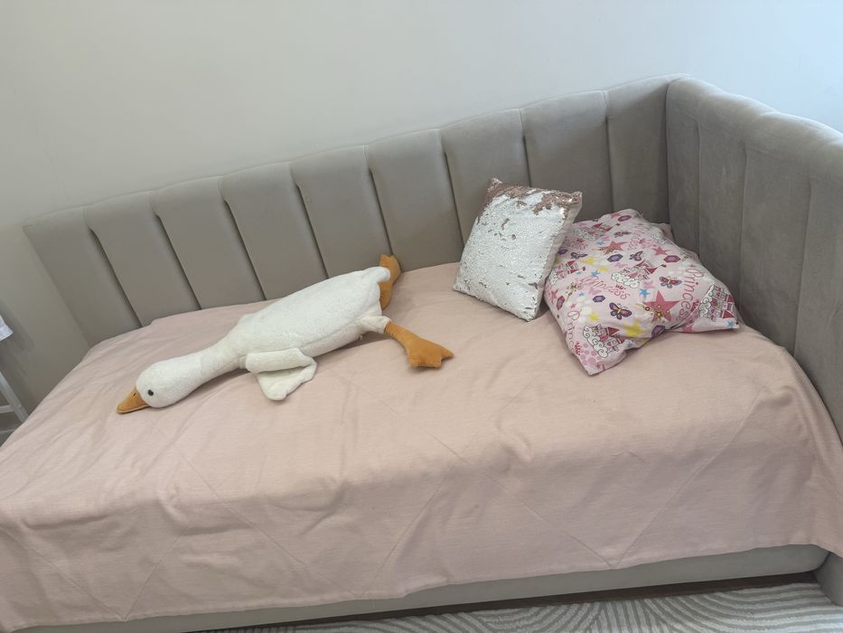 Продам кровать с матрасом