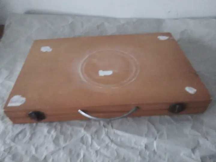 Кутия кейс от пури, празна