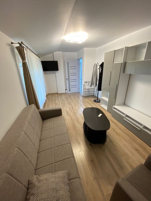 Închiriez apartament