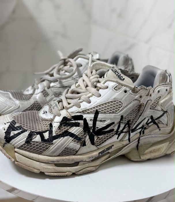 Кроссовки balenciaga runner graffiti white black