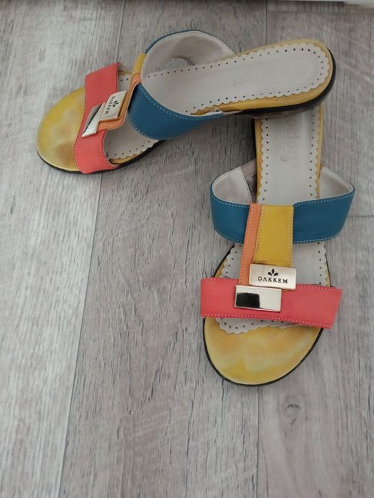 Шлепки женские кожаные