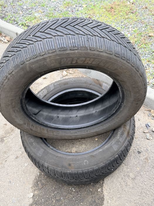 Vand Doua bucati Michelin