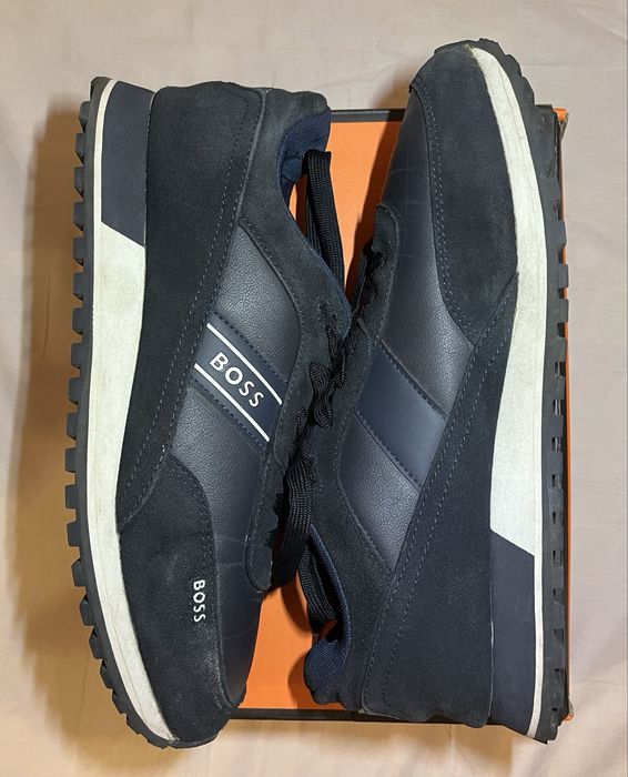 Кроссовки от бренда BOSS
