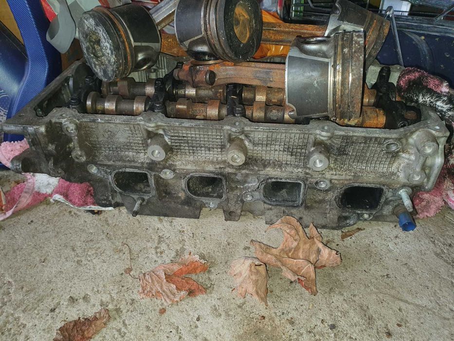 Глава с валове и бутала с биели Нисан Навара D40