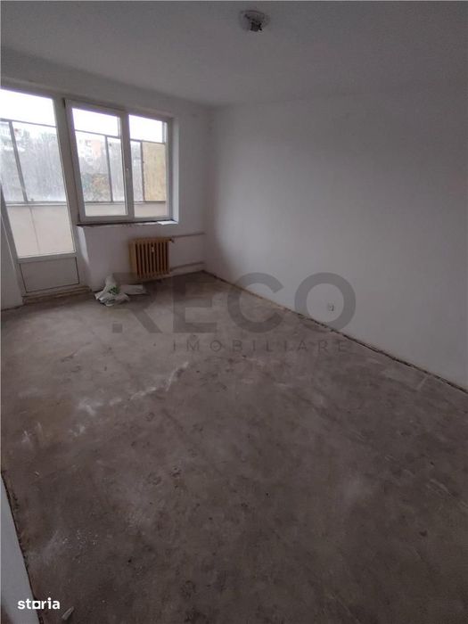 RECO apartament cu 3 camere decomandat cu lift