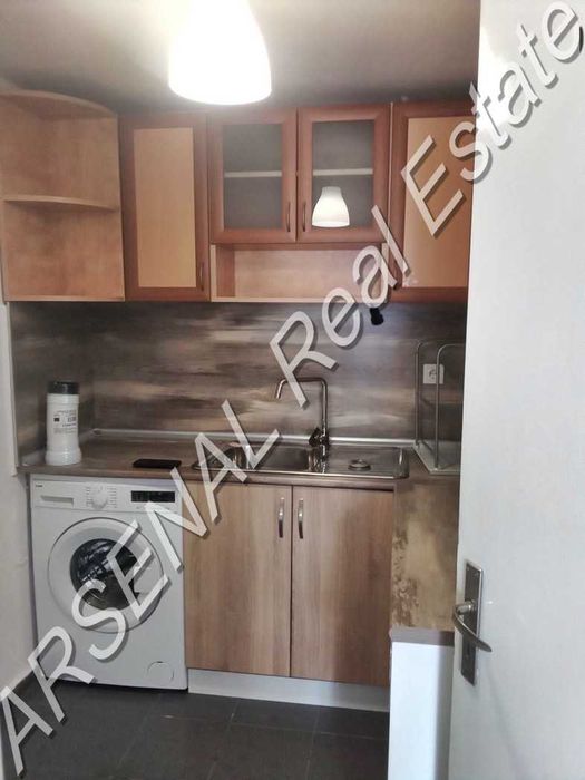 Тристаен апартамент под наем, Център