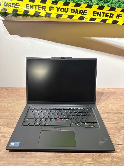 Laptop Business Lenovo ThinkPad P14s Gen 5 14.5" QHD 90Hz Touch Ultra 7 32GB Ram Intel ARC 1TB SSD Firma Factura AlienStrore
