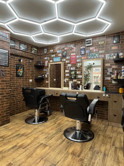 Închiriez scaun frizerie în Râmnicu Vâlcea (Barbossa Barbershop)
