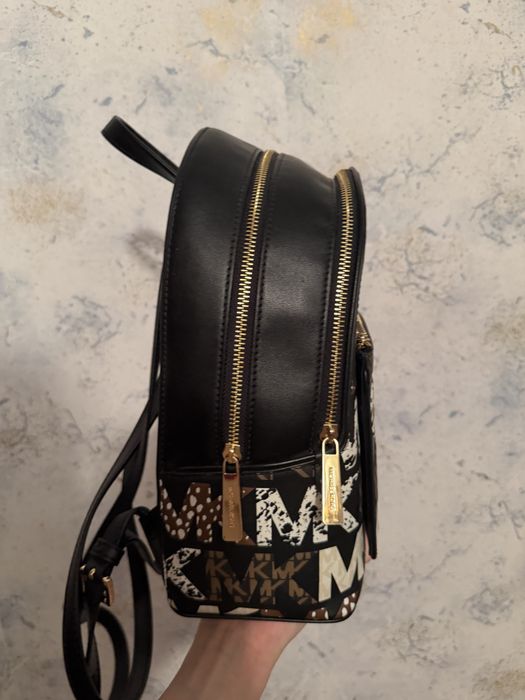 Оригинална раница “Michael Kors”