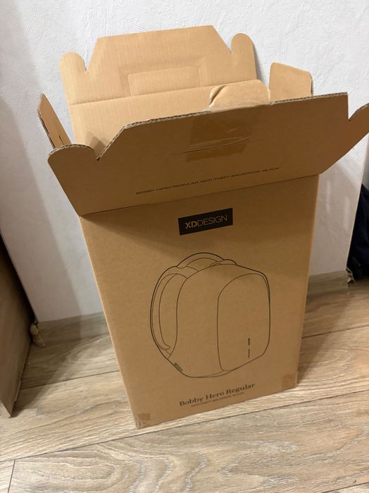 XD Design Bobby Hero Regular – анти-кражбена раница (черна)