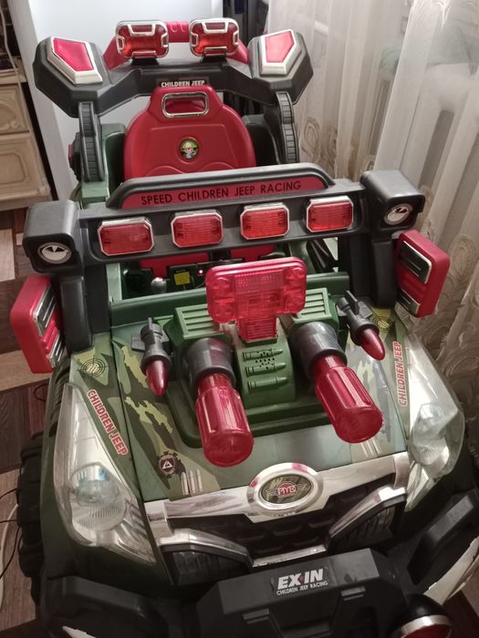 Продам детский электромобиль