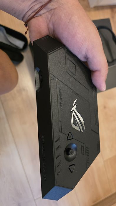 Asus ROG gaming Glasses R1 X Real