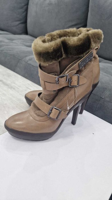 Дамски боти Guess 37