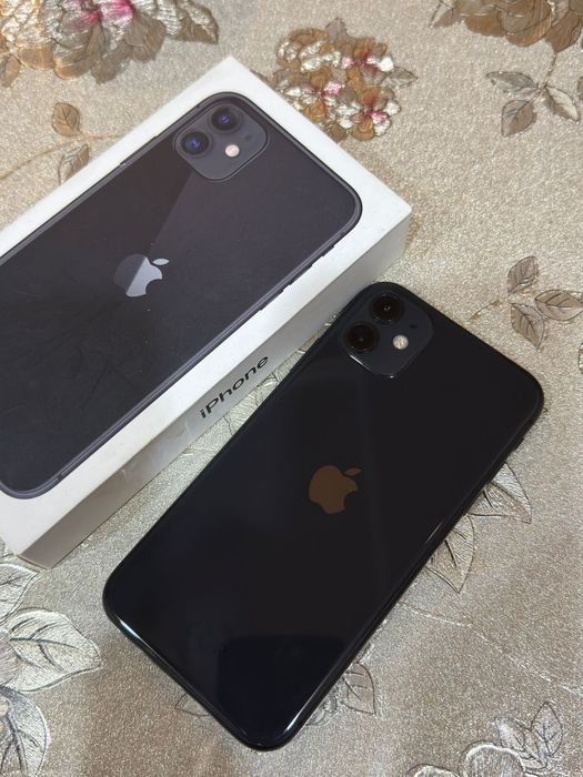 Продам Айфон 11.