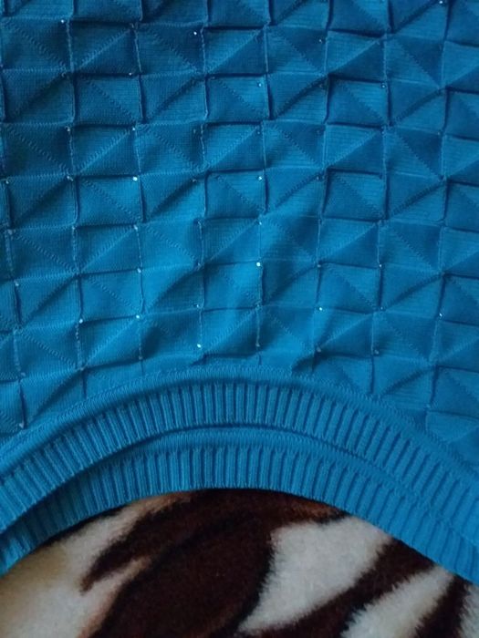 Женская безрукавка не дорого ,красивая 44-46 размера