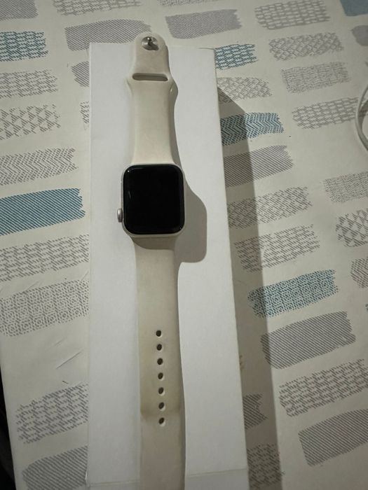 Срочно продам Aplle Watch SE серии 2025г