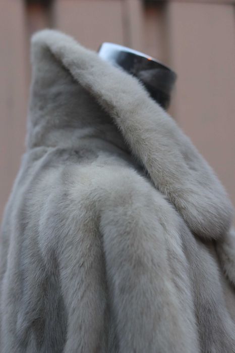 ATRACTIVITATE! Frumoasa jacheta-blana naturala  vizon , grey pastel .